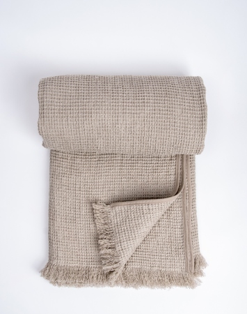 Heavy waffle linen throw with frayed ends