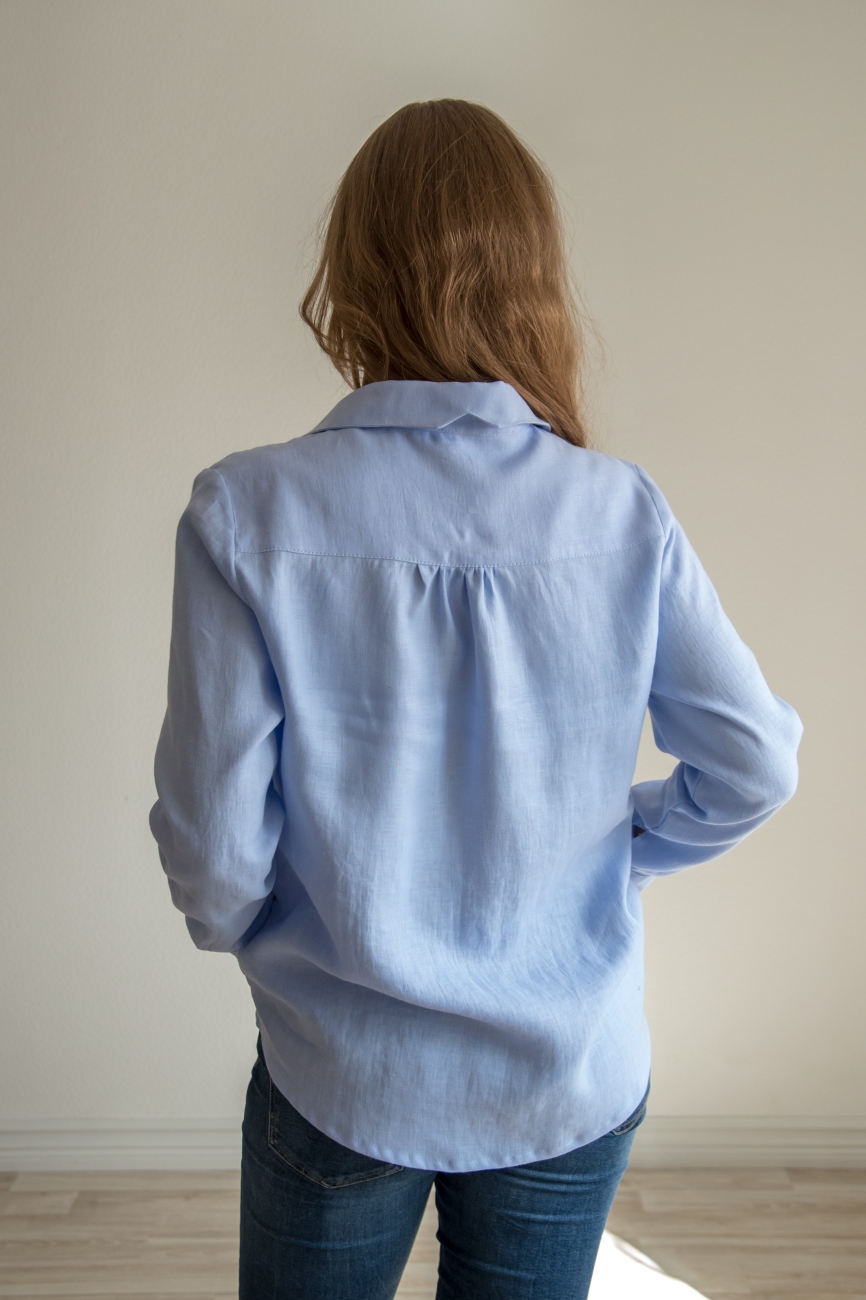 Loose linen shirt in cornflower blue