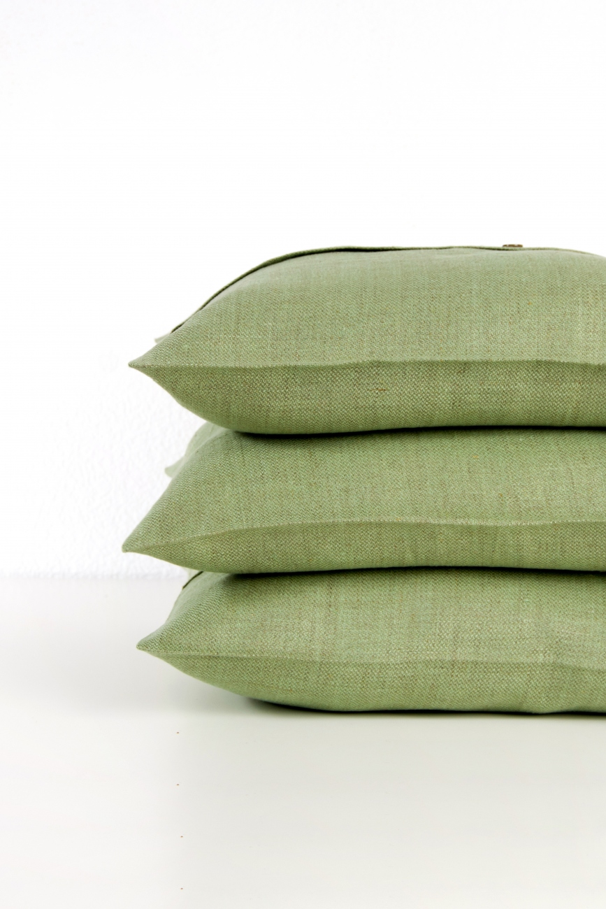 Melange linen throw pillow cover with buttons