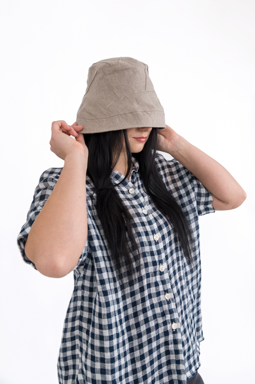 Natural bucket hat with stitching