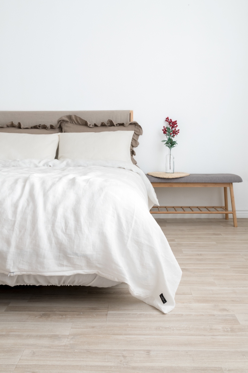 Off-white linen bedding set