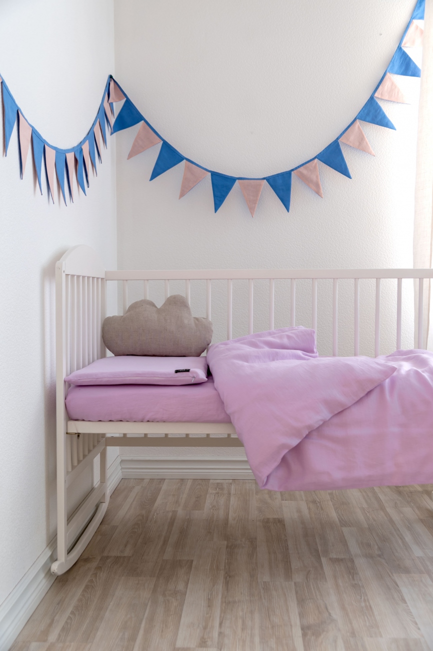 Pink two-piece baby bedding set