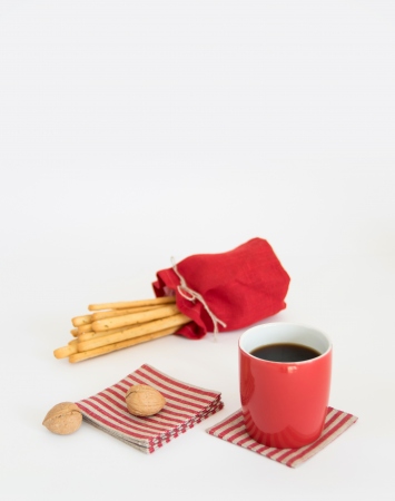 Set of 6 red linen coasters with candy stripe pattern