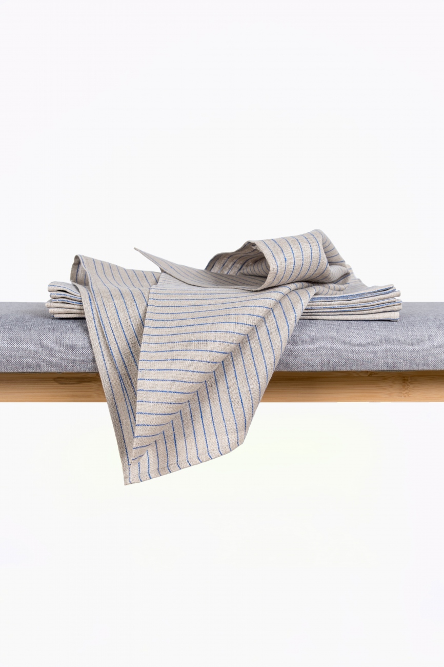 Set of striped linen towels
