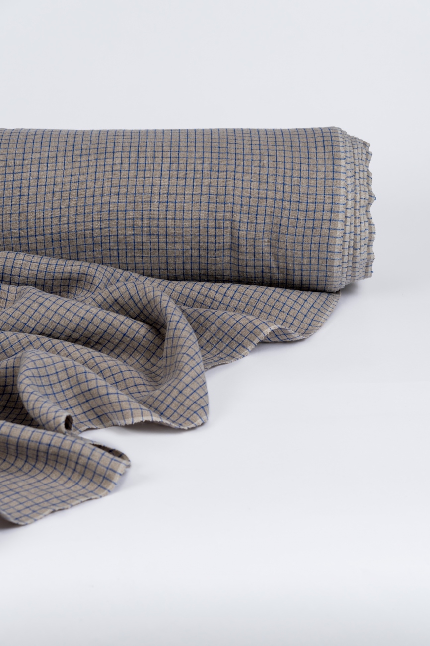 Stonewashed midweight linen with blue graph checks