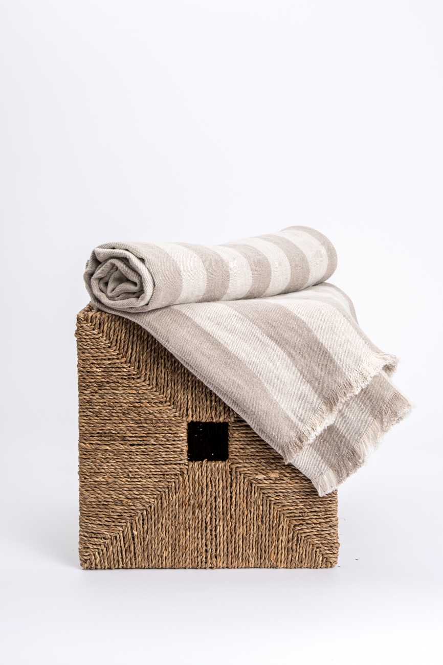 Striped linen twill throw with frayed ends