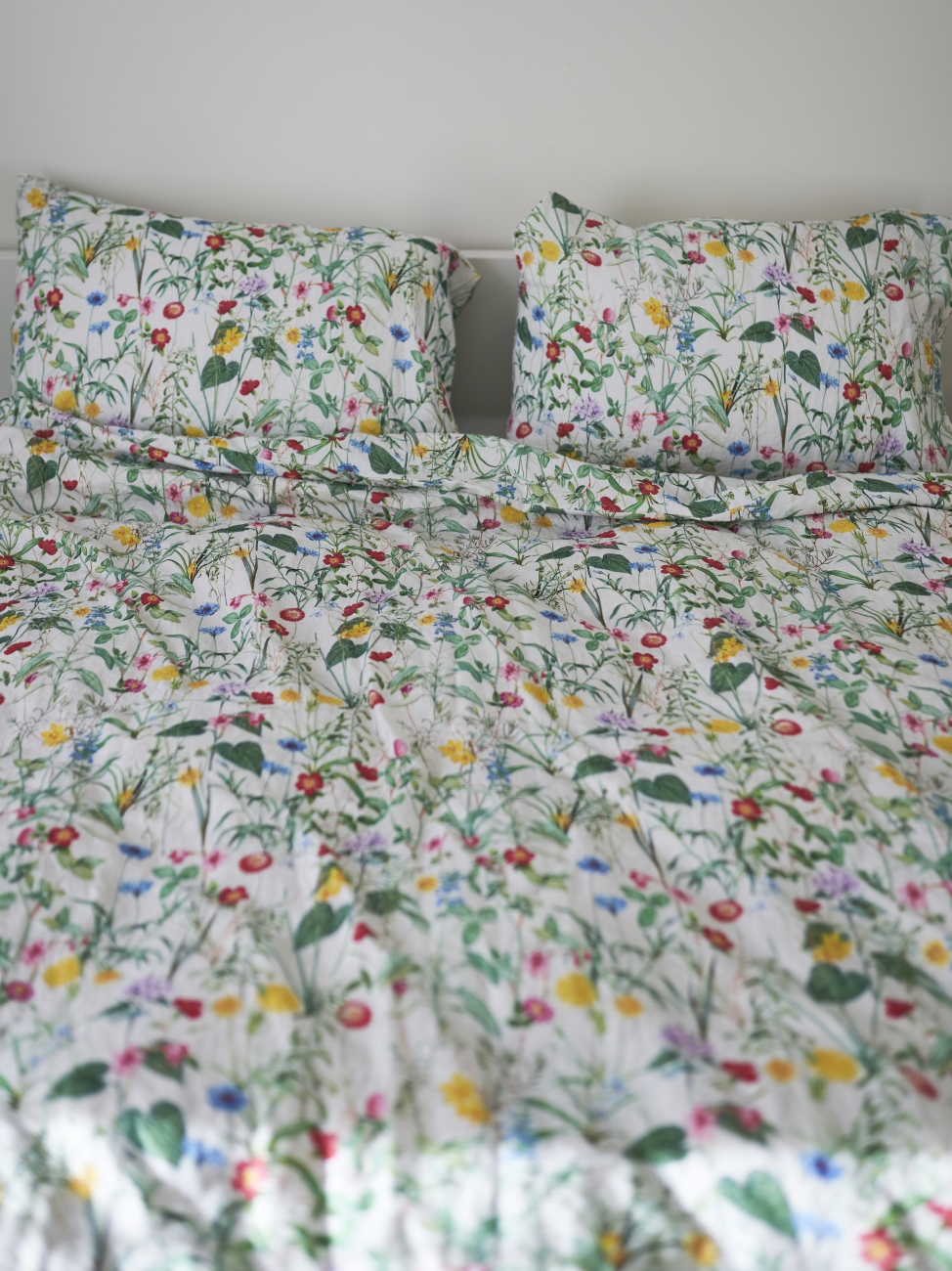 Summer flowers linen bedding