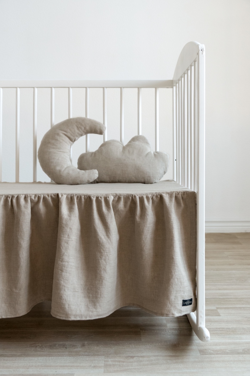 Three-piece crib set from natural linen