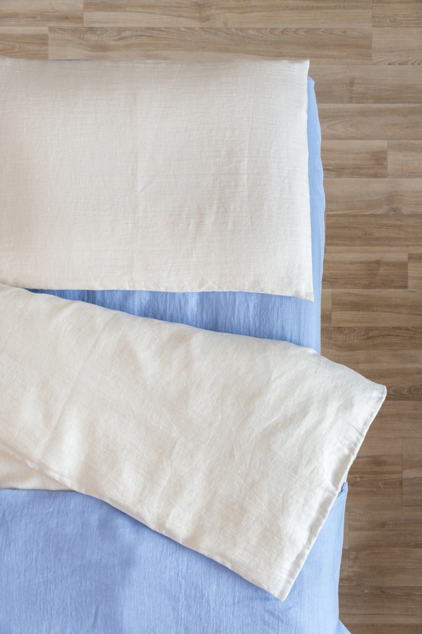 White three-piece baby bedding set